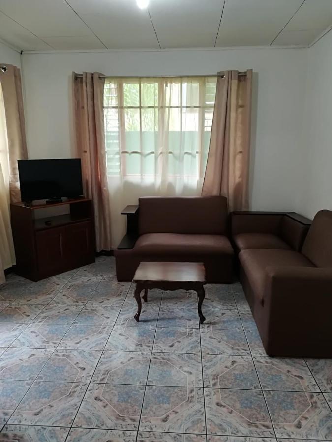 Lopez Y Azofeifa Apartment *