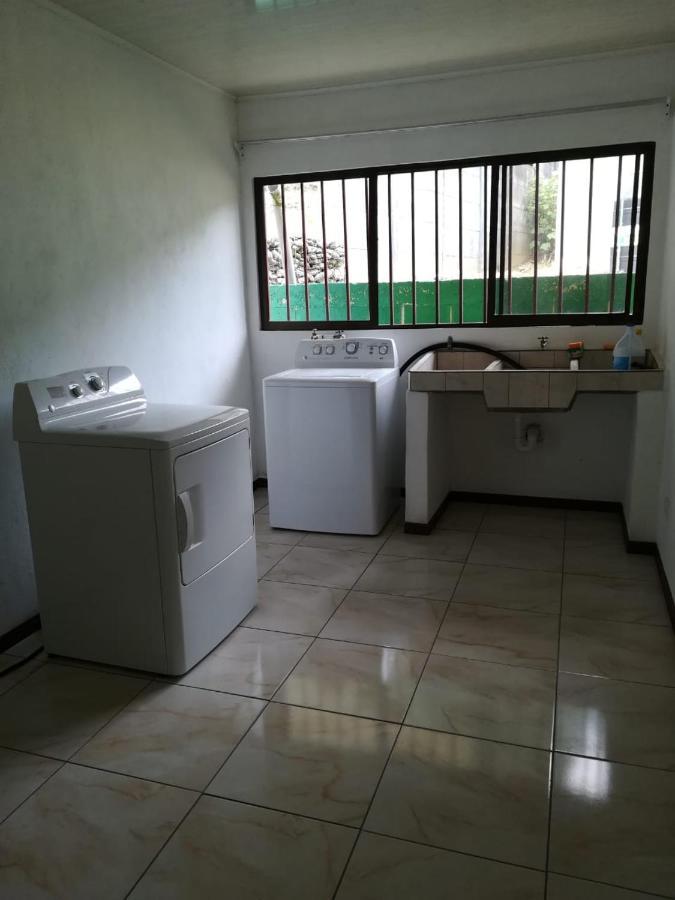 Apartment Lopez Y Azofeifa *
